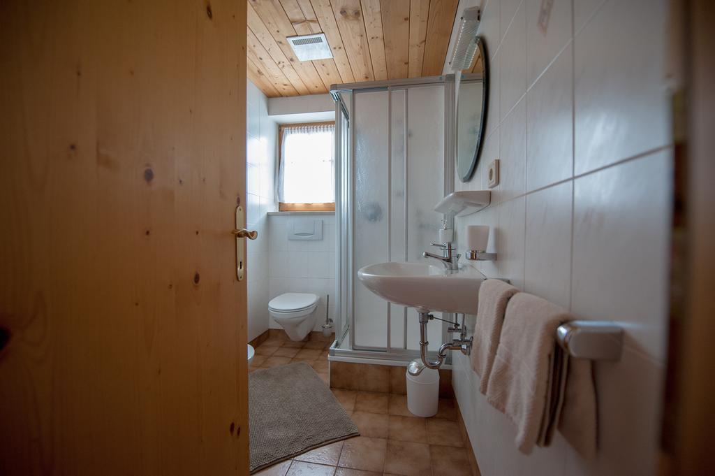 Haus Waldruhe Apartment San Candido Ruang foto