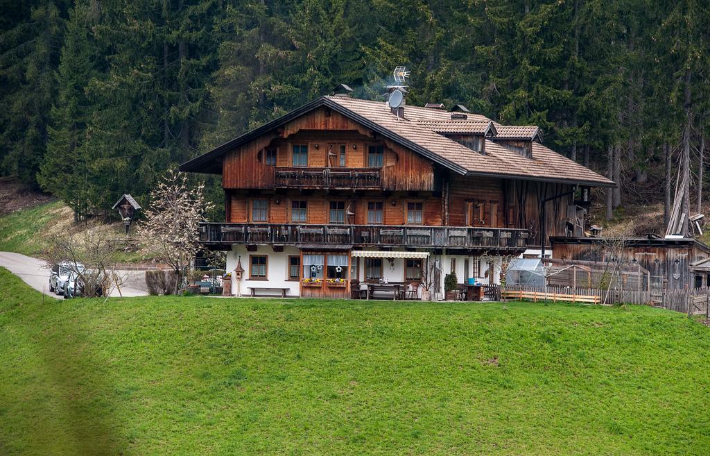 Haus Waldruhe Apartment San Candido Bagian luar foto