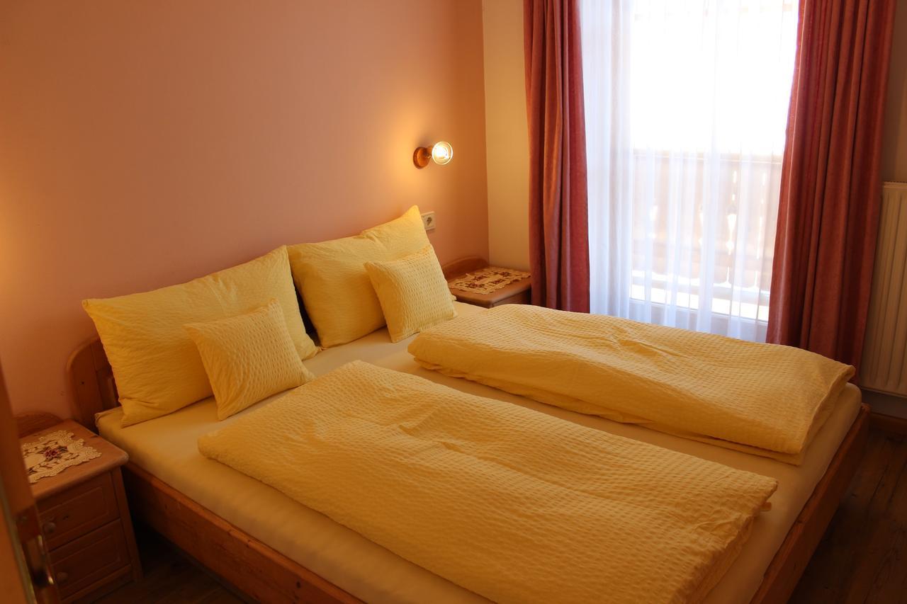 Haus Waldruhe Apartment San Candido Bagian luar foto